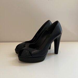Stuart Weitzman Navy Heels